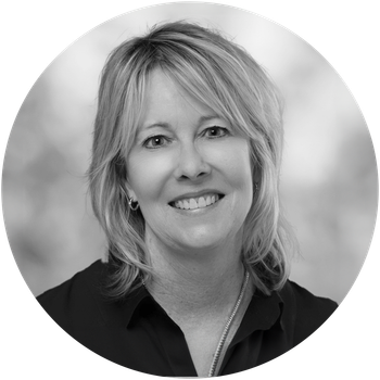 Portrait of Liz Sheffield, Associate Broker